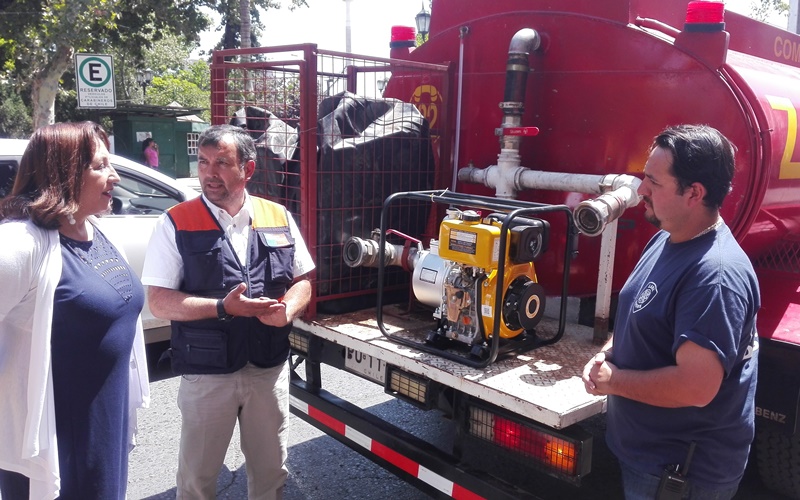 La motobomba fue instalada en el carro aljibe de la Tercera Compañía.