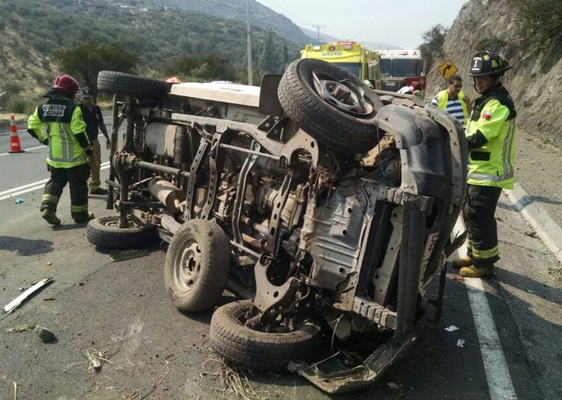 Andes on line | Camioneta volcó en la autopista Los Libertadores ...