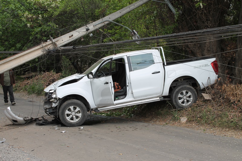 Andes on line | Conductora pierde el control de su camioneta y se ...